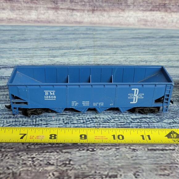 Vintage H.O scale BM & CO 2&4 bottom hopper train car black and blue - Picture 9 of 11